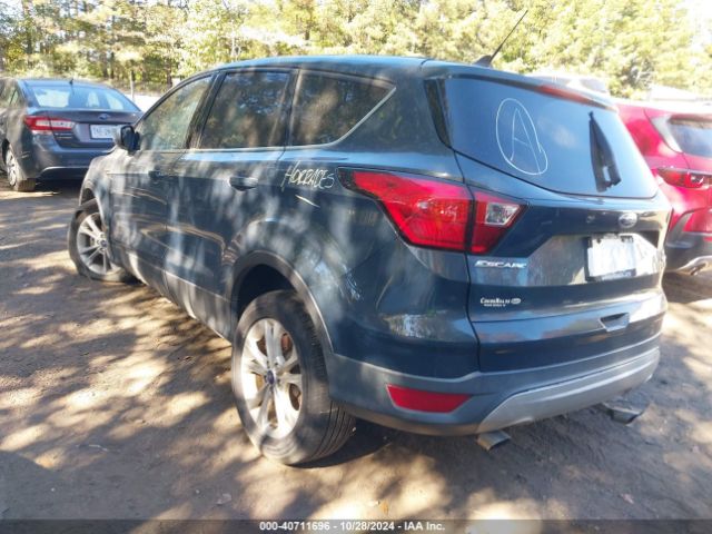 1FMCU0GD0KUB49400 Ford ESCAPE SE