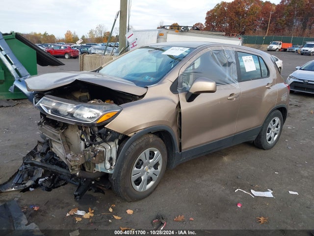 Chevrolet TRAX LS 2018 3GNCJKSB6JL295119 Image 2