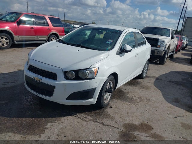 Chevrolet Sonic Lt Auto 2016 1G1JC5SHXG4126731 Image 2