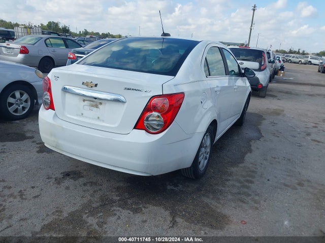 Chevrolet Sonic Lt Auto 2016 1G1JC5SHXG4126731 Image 4