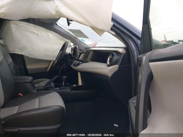 Toyota RAV4 LE 2014 JTMZFREV8ED034234 Image 5