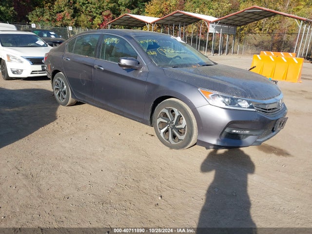 Honda ACCORD EX 2016 1HGCR2E72GA154168 Image 1