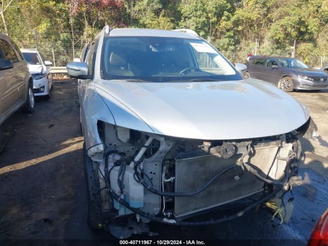 5N1AT2MV2JC801165 Nissan Rogue Sl