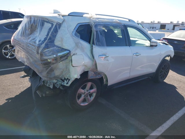 Nissan ROGUE SV 2017 KNMAT2MTXHP602984 Image 4