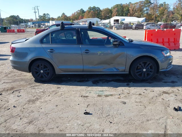 3VWD17AJ3JM222851 Volkswagen Jetta 1.8t Se Sport