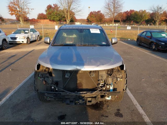 1C4RJFAG4JC421707 Jeep Grand Cherokee Laredo E 4x4