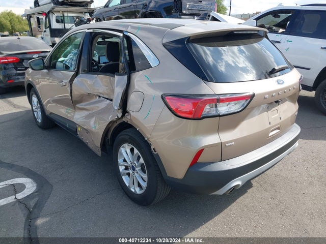 Ford ESCAPE SE 2020 1FMCU0G68LUA78871 Image 3