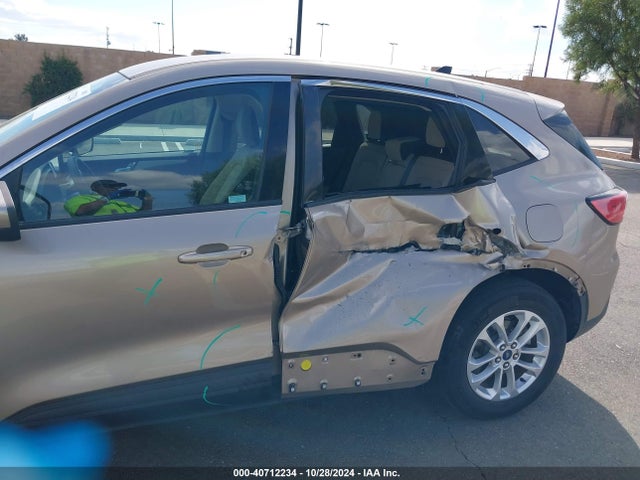 Ford ESCAPE SE 2020 1FMCU0G68LUA78871 Image 6