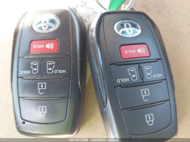 5TDKSKFC4PS074433 Toyota SIENNA LE