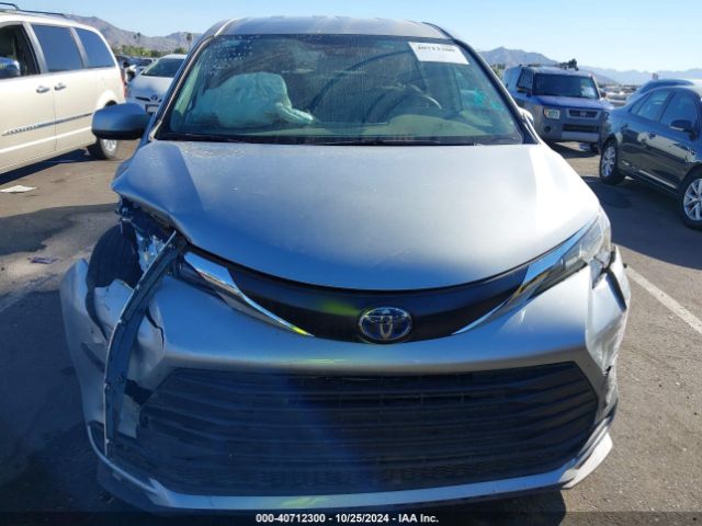 5TDKSKFC4PS074433 Toyota SIENNA LE