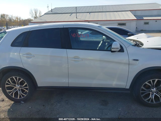 JA4AR3AU1JZ018060 Mitsubishi Outlander Sport 2.0 Es