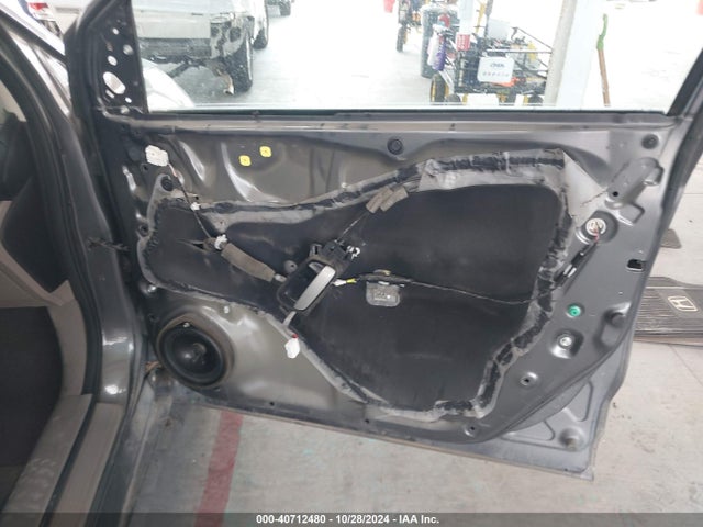 Honda CR-V LX 2014 2HKRM4H31EH724999 Image 5