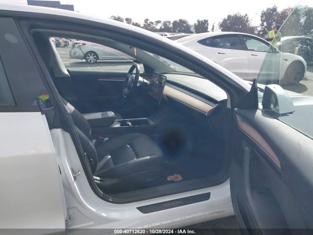 2023 TESLA MODEL 3 5YJ3E1EA9PF460369 Photo 4