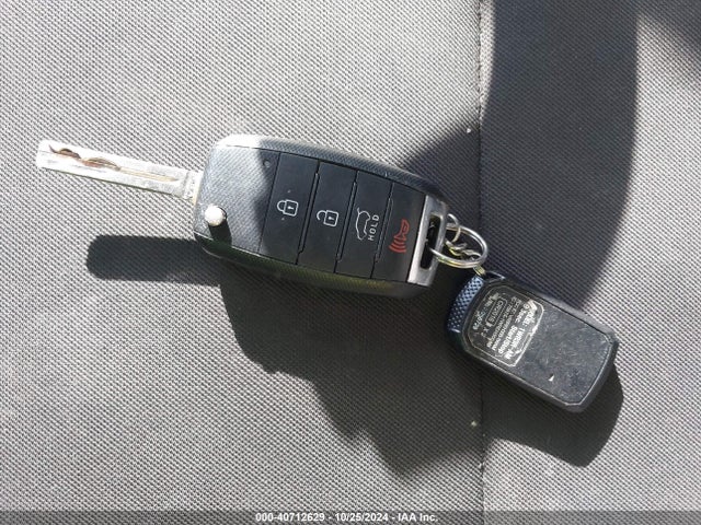 KIA Soul 2016 KNDJN2A24G7245452 Image 11