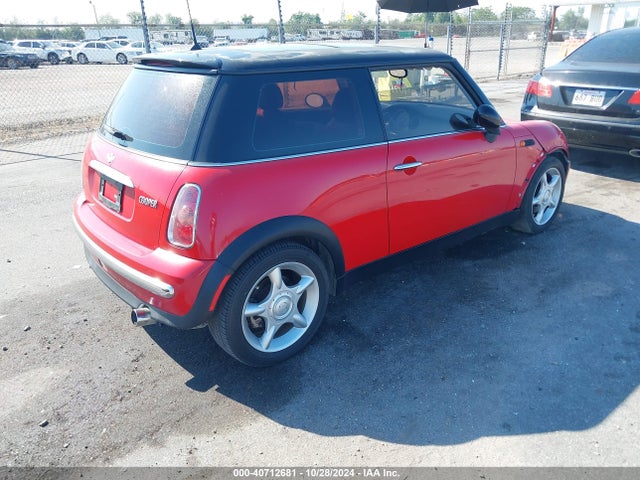 2002 MINI COOPER WMWRC33482TE11923 Photo 3