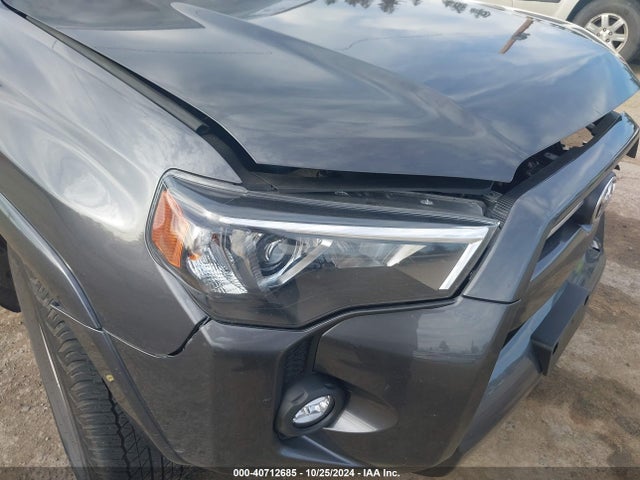 Toyota 4RUNNER SR5 2023 JTEEU5JR5P5303577 Image 17