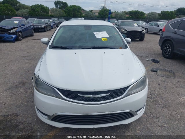 1C3CCCAB8FN607592 Chrysler 200 Limited
