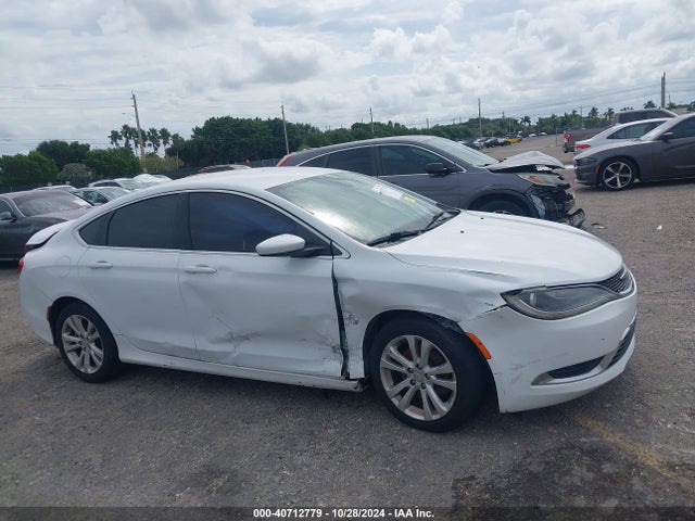 1C3CCCAB8FN607592 Chrysler 200 Limited
