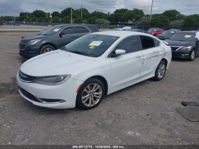 1C3CCCAB8FN607592 Chrysler 200 Limited