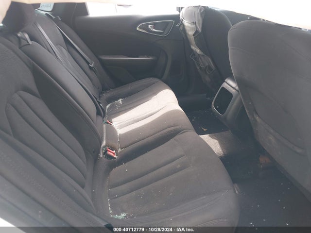 1C3CCCAB8FN607592 Chrysler 200 Limited