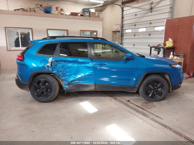 1C4PJMCX8JD578028 Jeep Cherokee Latitude 4x4