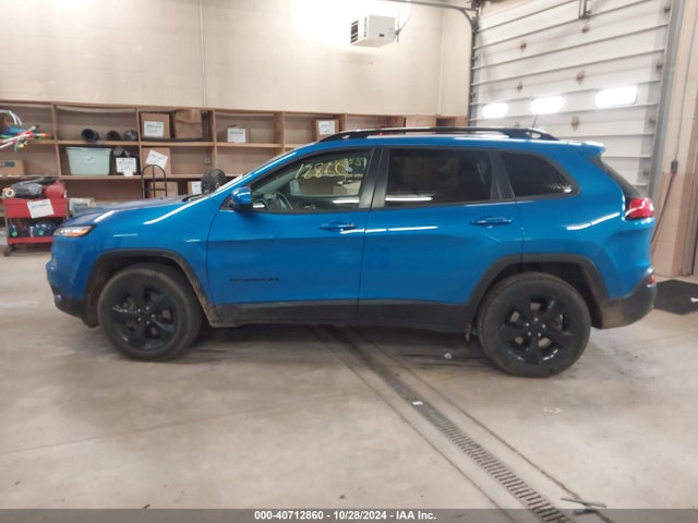 1C4PJMCX8JD578028 Jeep Cherokee Latitude 4x4