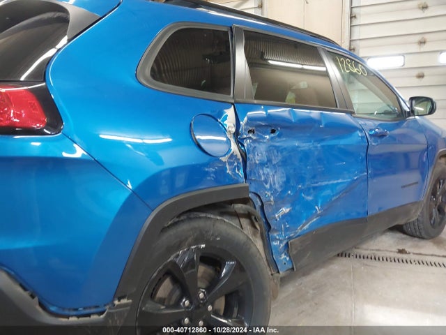 1C4PJMCX8JD578028 Jeep Cherokee Latitude 4x4