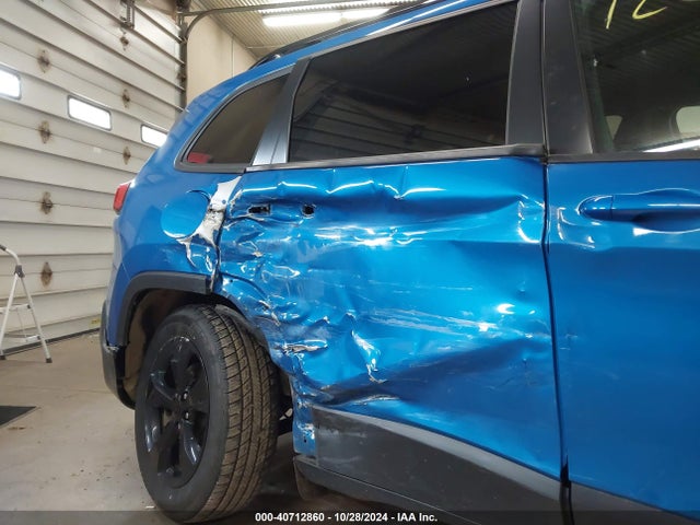 1C4PJMCX8JD578028 Jeep Cherokee Latitude 4x4