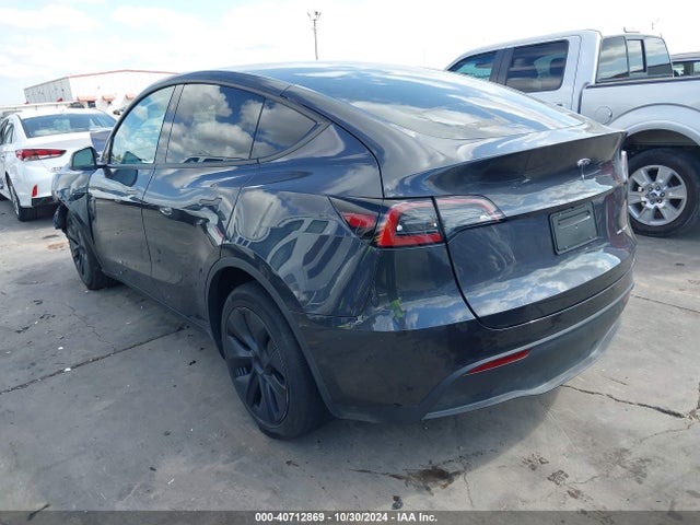 2024 TESLA MODEL Y 7SAYGAEE0RF104028 Photo 2
