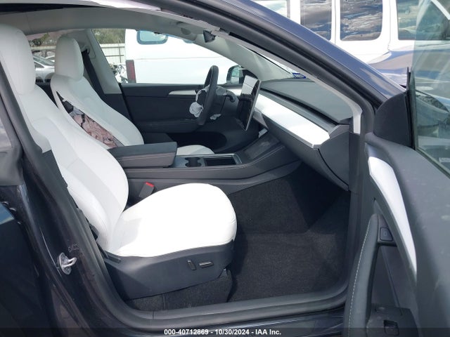 2024 TESLA MODEL Y 7SAYGAEE0RF104028 Photo 4