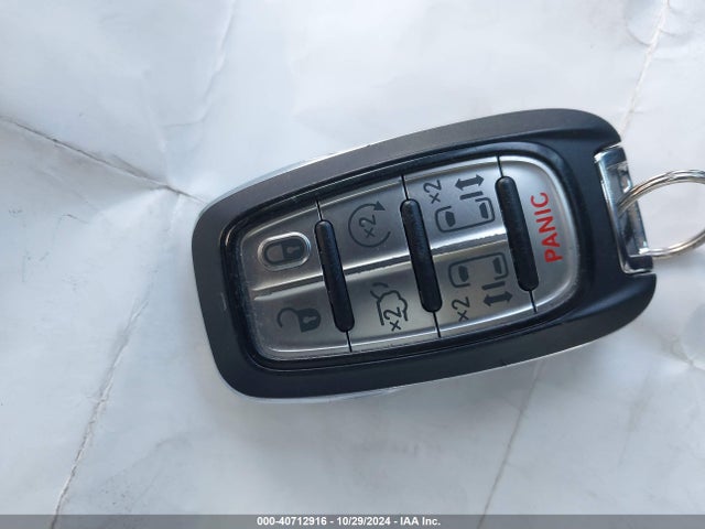 Chrysler Pacifica Hybrid Limited 2021 2C4RC1S73MR553428 Image 11