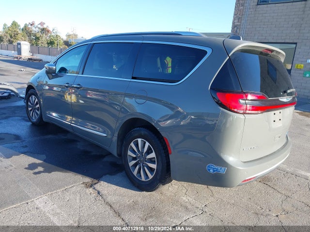 Chrysler Pacifica Hybrid Limited 2021 2C4RC1S73MR553428 Image 3