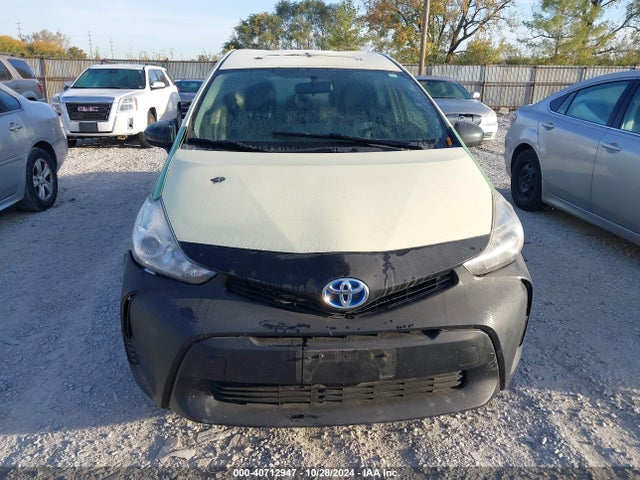 Toyota Prius V Two 2015 JTDZN3EU8FJ033451 Image 12