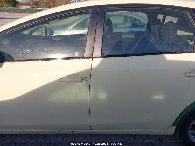 Toyota Prius V Two 2015 JTDZN3EU8FJ033451 Image 14