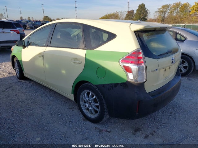 Toyota Prius V Two 2015 JTDZN3EU8FJ033451 Image 3