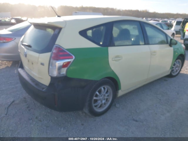 Toyota Prius V Two 2015 JTDZN3EU8FJ033451 Image 4
