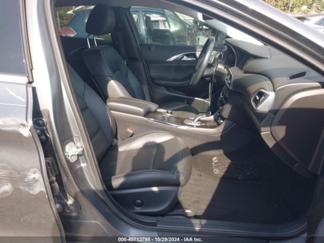 SJKCH5CRXJA052595 Infiniti Qx30 Luxury