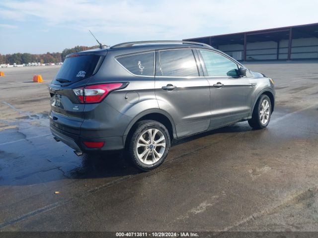 1FMCU0GDXJUC85600 Ford ESCAPE SE