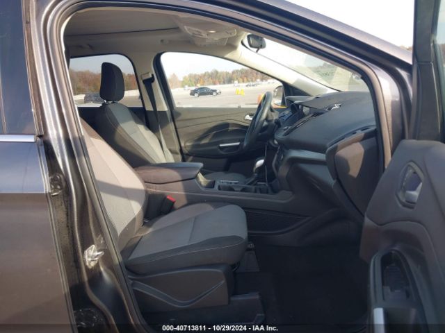 1FMCU0GDXJUC85600 Ford ESCAPE SE