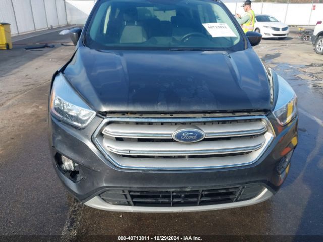 1FMCU0GDXJUC85600 Ford ESCAPE SE