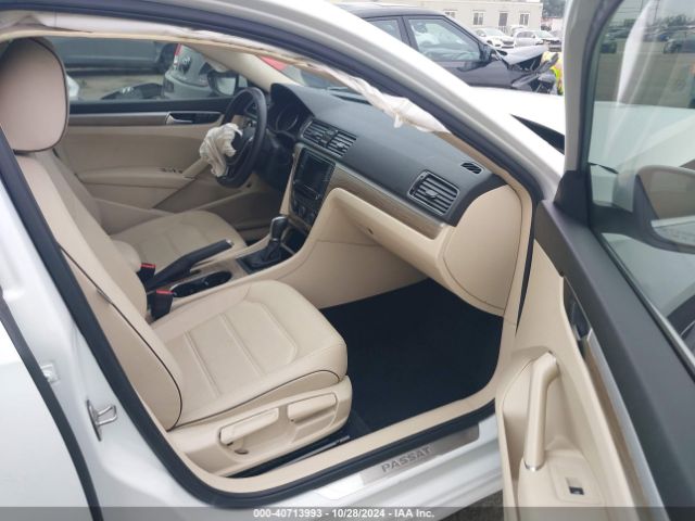 1VWBA7A34JC047410 Volkswagen Passat 2.0t Se