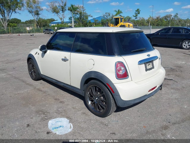 2012 MINI COOPER WMWSU3C55CT542765 Photo 2