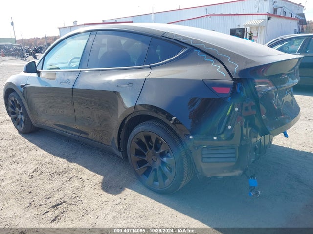 2021 TESLA MODEL Y 5YJYGDEE2MF214490 Photo 2