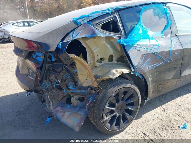 2021 TESLA MODEL Y 5YJYGDEE2MF214490 Photo 5