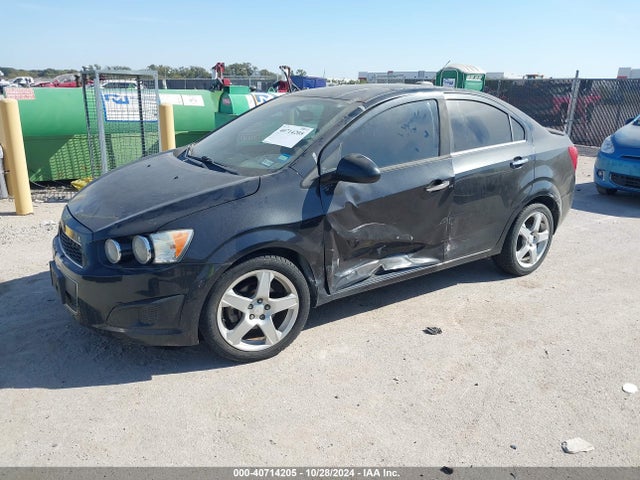 Chevrolet Sonic Ltz Auto 2015 1G1JE5SB9F4123629 Image 2