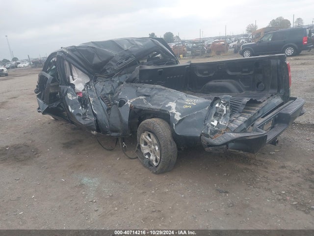 3GCUKREC0JG112300 Chevrolet Silverado 1500 2lt
