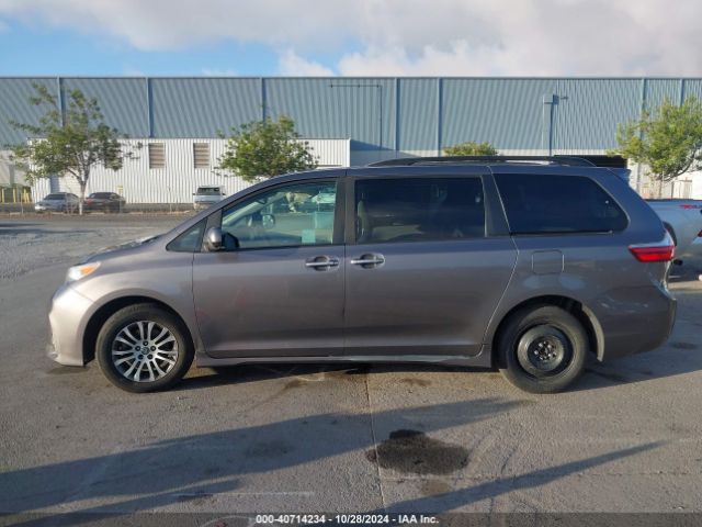 5TDYZ3DC5KS982915 Toyota Sienna Xle 8 Passenger