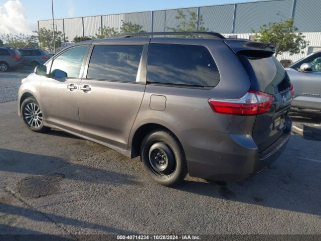 5TDYZ3DC5KS982915 Toyota Sienna Xle 8 Passenger