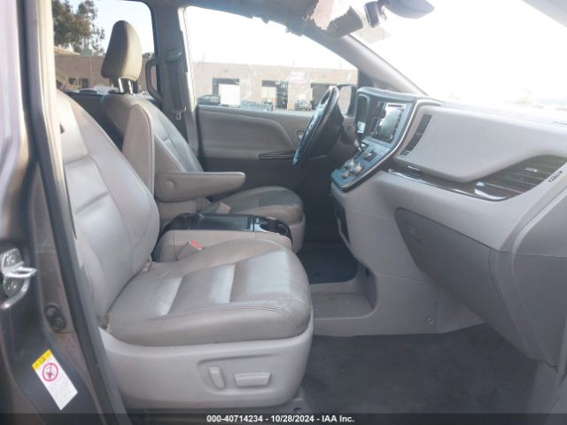 5TDYZ3DC5KS982915 Toyota Sienna Xle 8 Passenger