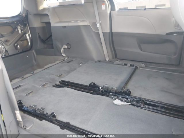 5TDYZ3DC5KS982915 Toyota Sienna Xle 8 Passenger